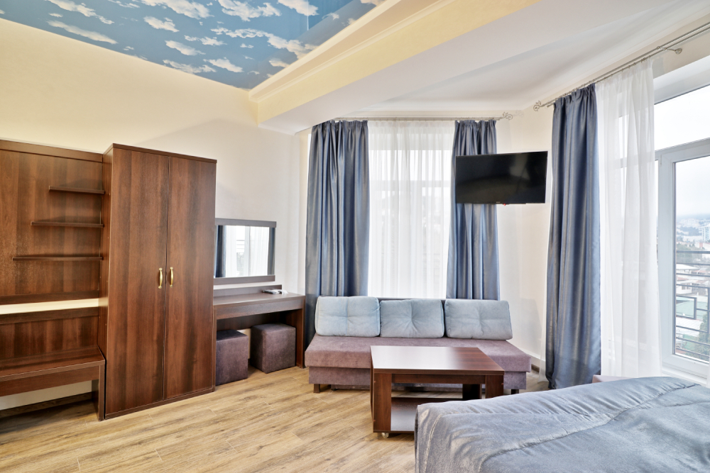 Мебель для гостиниц в Керчи- фото оснащенного номера мебелью
